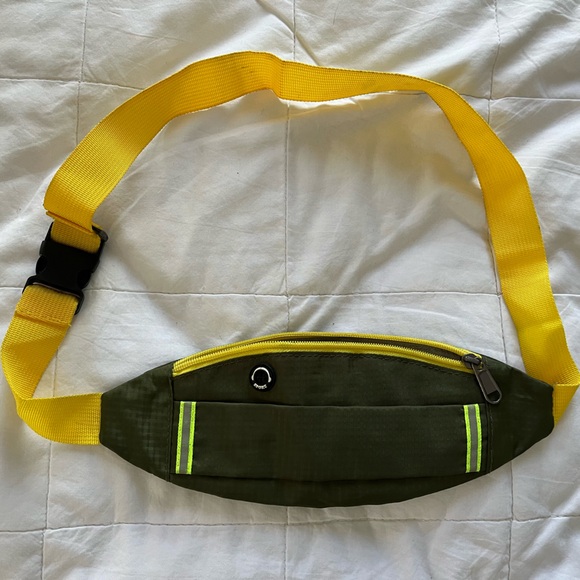 Like new: small fancy pack like bag
